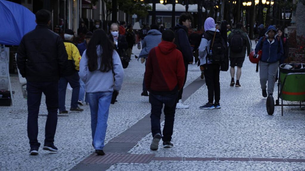 Cidade de Curitiba-PR durante temporada de frio