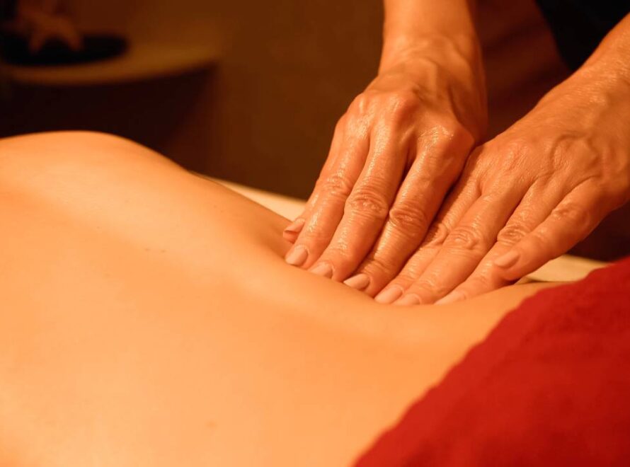 Conceito de massoterapia clínica